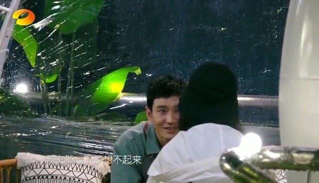  黄晓明|黄晓明安慰赵丽颖，首次当财务经理压力过大