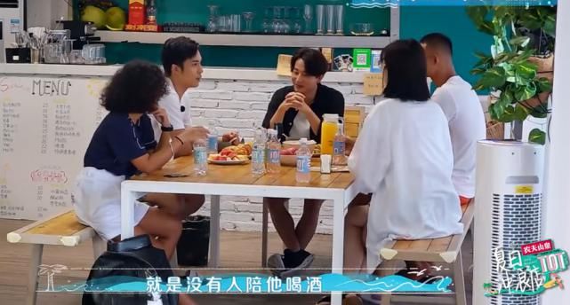  黄轩|王一博走后黄轩郁郁寡欢，想找经纪人详谈，回答一语双关太扎心