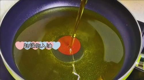  自制|好吃到停不下来的花椒鸡，又麻又辣，配一口自制咸菜，绝了！