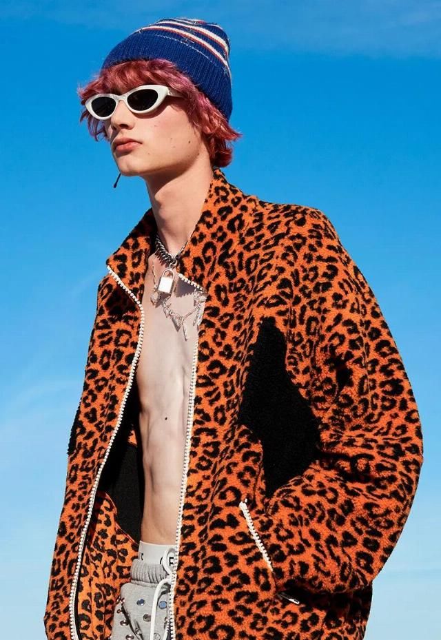 小哥|Lisa心头好牵手18岁男神小哥，人间芭比遗憾落选，粉丝哭了