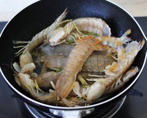  清蒸|海鲜别再清蒸啦，会吃的都这么吃！肉质滑嫩鲜香，根本停不下来