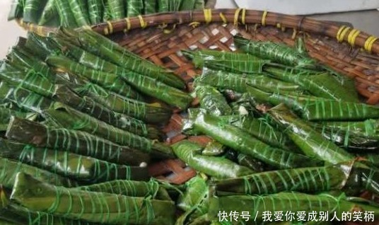 顾客|大婶甩卖“绿条”小吃,1元一个,日卖500个,顾客不吃难受!