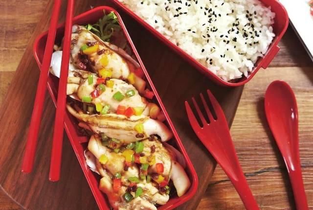  停不下来|蒸蛏子放了万能的老干妈，香辣爽口，鲜嫩弹牙，好吃到停不下来