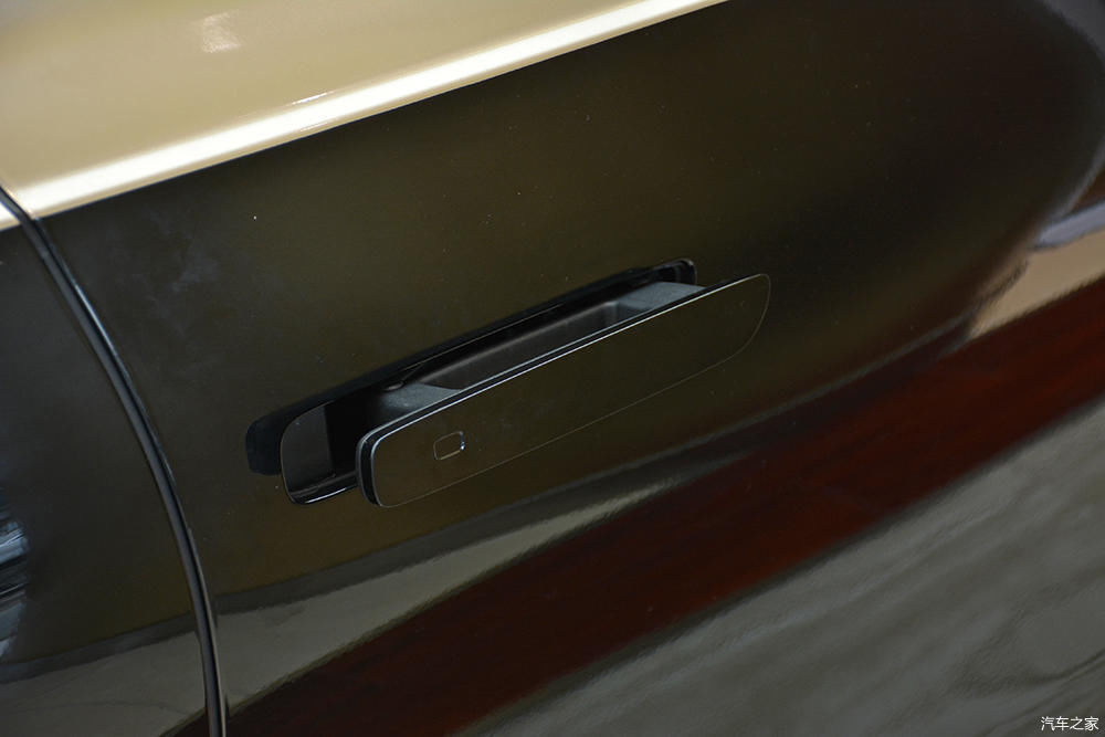  静态|中国品牌新高度 红旗H9静态体验