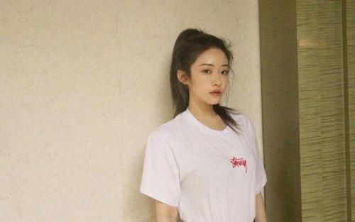  变脸|喻言开启省电模式，表演完上演一秒变脸，太可爱！