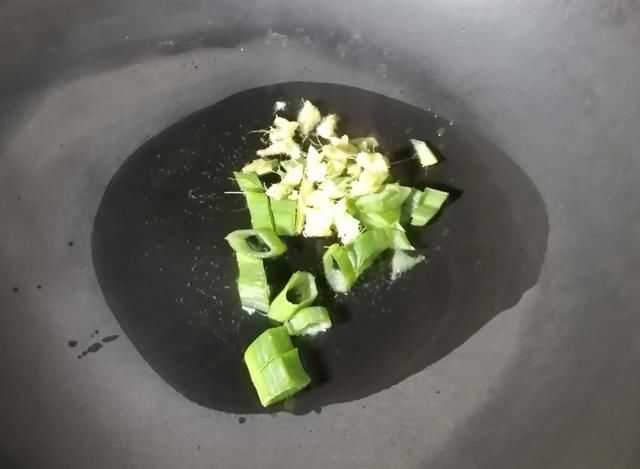  早餐|三伏天的早餐，就馋这碗香菇面，鲜美营养，好吃开胃，几分钟搞定