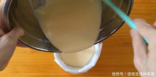 简单|超简单的巴斯克芝士蛋糕,芝士香味浓郁,口感非常细腻