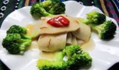 口感|其香味似杏仁,口感似鲍鱼,所以被叫做杏鲍菇!