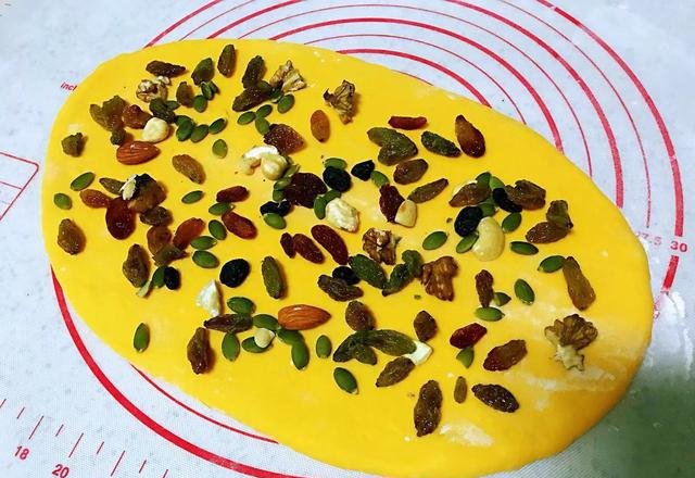  好吃|早餐给孩子做“大列巴”，外面卖28元一个，自己做才几块钱，好吃