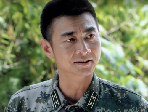  退休|《蓝军出击》大结局：褚战刚再败韩鹏被降衔，王可争卧薪尝胆获胜后退休