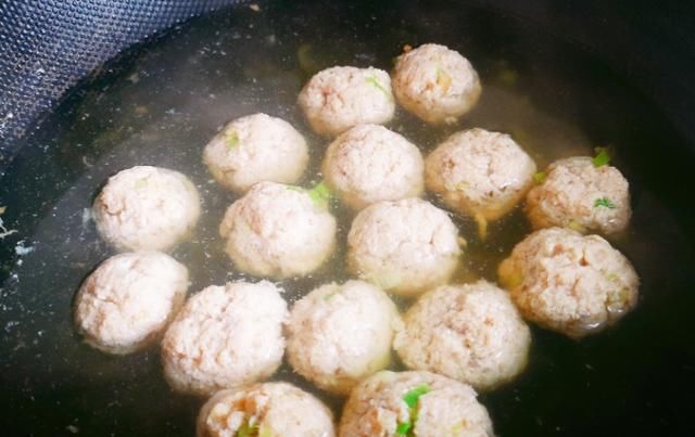 白胡椒粉|鲅鱼丸子这样做,Q弹爽滑,酸辣开胃,一口一个,太美味了!