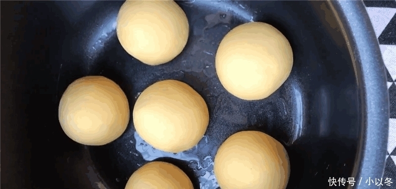 蒸锅|早餐教你用电饭锅做馒头, 比用蒸锅做的还简单, 馒头蓬松好吃