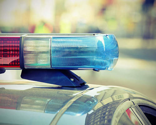 煎熬|飞车抢劫嫌犯潜逃18年后自首:每天备受煎熬,睡觉不超过5小时!