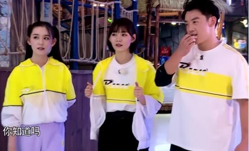 撕名牌时|Baby撕名牌怕误伤,有谁注意她扎辫子的技巧?网友:一般人看不懂