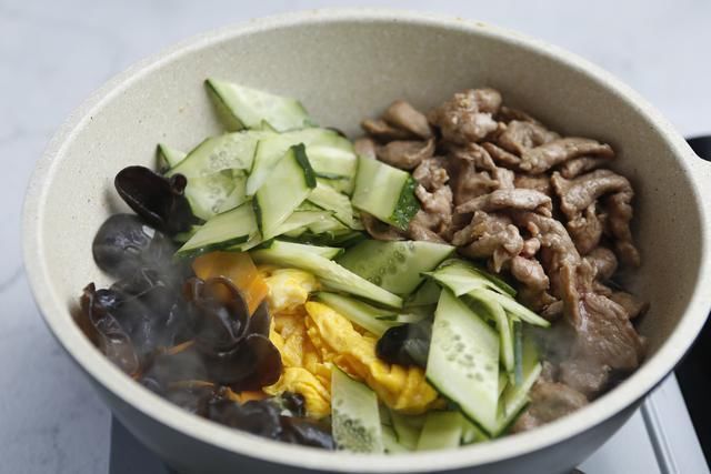 孩子|这菜是传统名菜，荤素搭配，营养丰富，孩子超爱吃