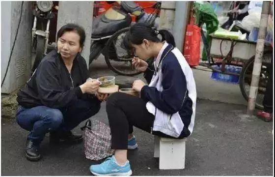  白岩松|白岩松：无论如何，我做不出任何嘲讽毛坦厂中学的事情