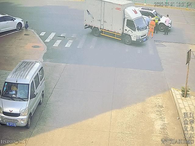  事故|司机刚启动车子，突然从车底传出一声尖叫