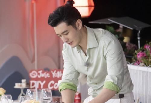  版本|《中餐厅4》首播，赵丽颖身兼数职加盟上阵，新版本诚意十足