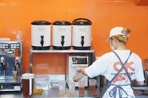 滑板|在像极潮牌店的滑板公园里喝奶茶是种什么体验?椰椰星球清新来袭