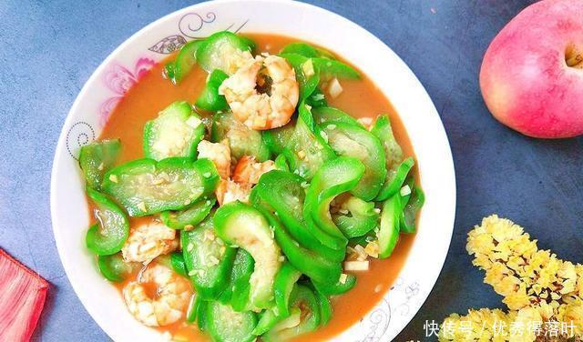 丝瓜|炒丝瓜时,多加这1物,味道鲜美,还能补充蛋白质,美味不忘营养