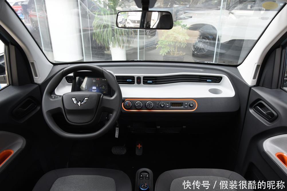 人民|这台五菱“人民的汽车”,承包了我1个星期的笑点,就这也能叫车