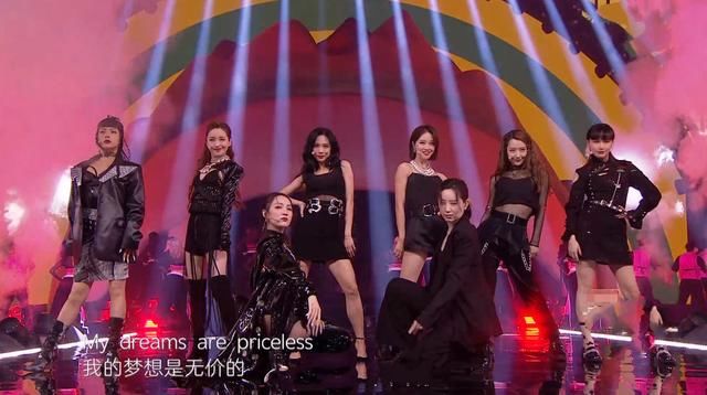  晚会|湖南卫视晚会槽点多：姐姐们舞台被指敷衍，多位实力唱将接连翻车