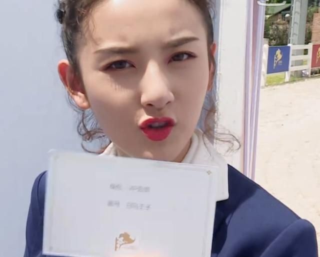  太大意|宋祖儿做任务时太大意，导演看不下去，喊她名字提醒，可长点心吧