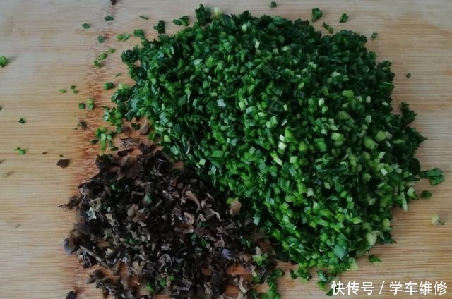 饺子|饺子常吃,唯独这种做法最喜欢,不水煮不油煎,出锅连吃20个