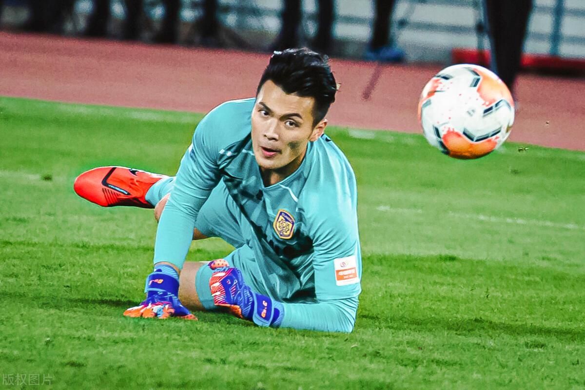 失误|又是张翀失误！大连人逆转未成负于深足，贝尼特斯听到下课钟声