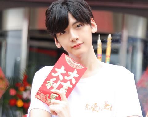  资源|翟潇闻资源有多好？不止去竞选快本常驻嘉宾，还搭档秦牛正威拍新戏