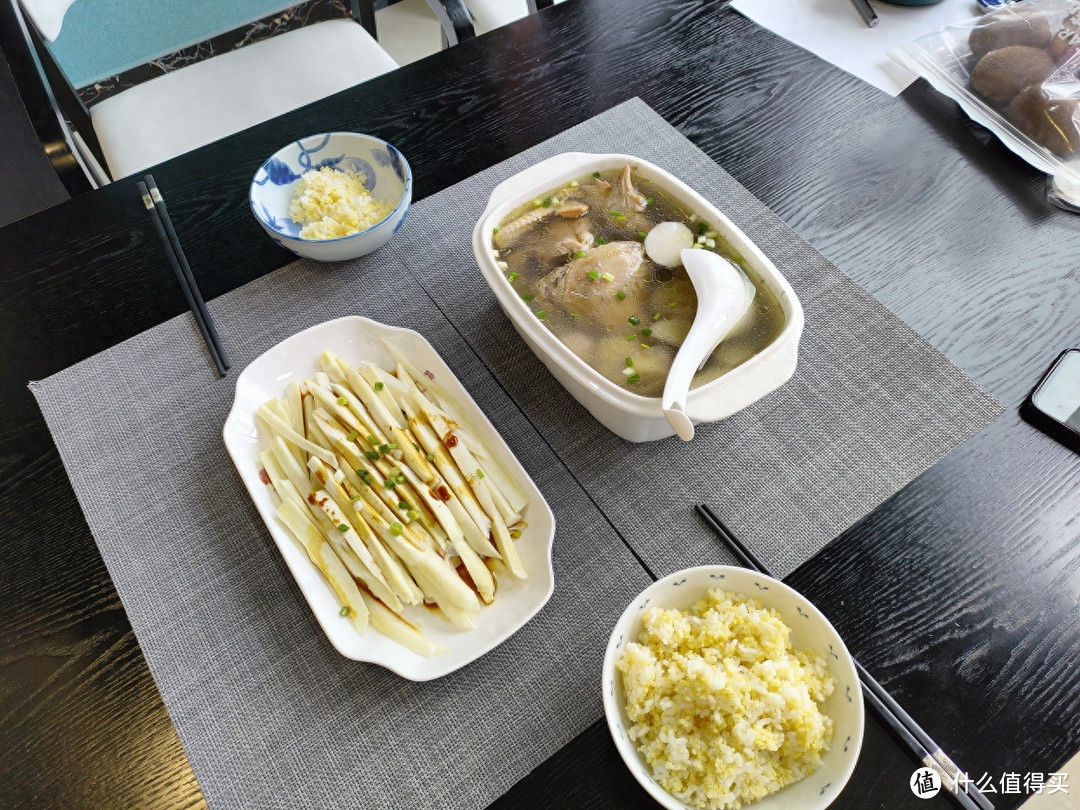 夫妻2人3道家常菜晚餐做法(老两口的养生餐，上蒸下炖一锅出2菜，好吃滋补还省事儿)