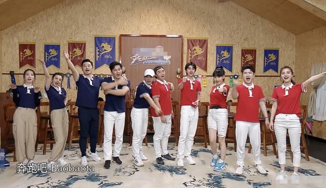  baby|《跑男》官博晒合影，无精修效果的生图，baby的腿是认真的吗？