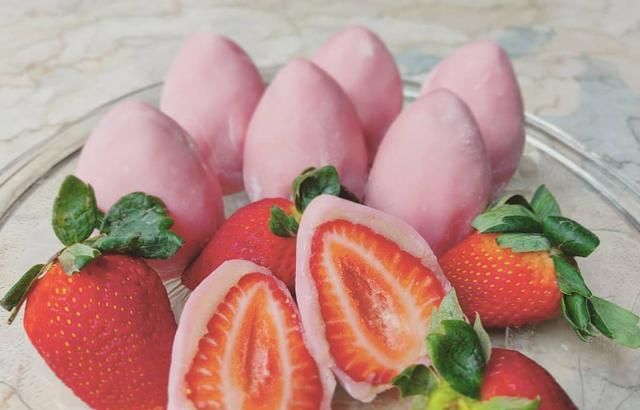  酸酸甜甜|可以在家自制的小零食，草莓巧克力，酸酸甜甜特清爽