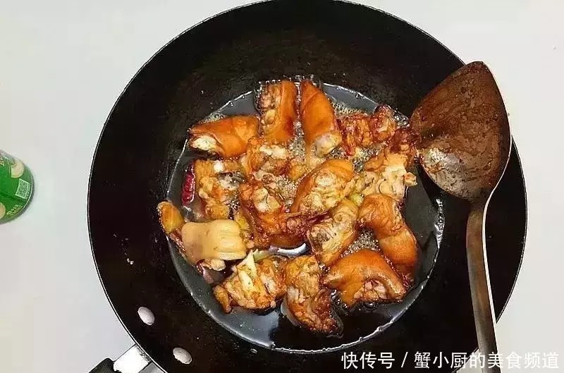 好吃|啤酒焖猪蹄,好吃不腻,吃的连汤汁都不剩!