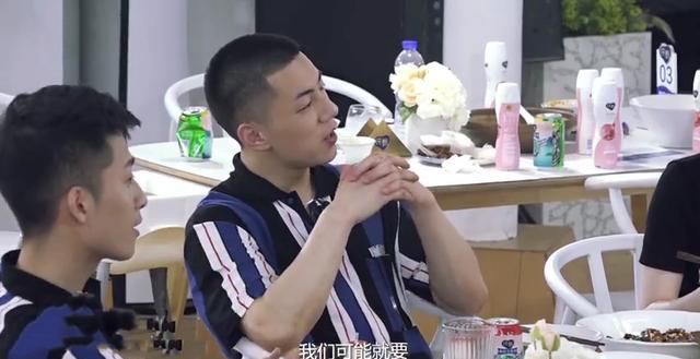  是因为|赵丽颖《中餐厅》崩溃大哭真相，原来是因为黄晓明冯伟卡斯柏离开