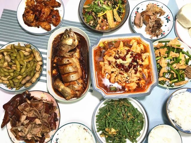  朋友|这顿午餐，满满一桌家常菜，网友：请到家吃饭的都是真朋友