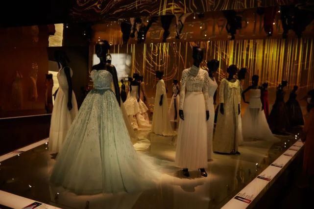  文化|杨颖 赵丽颖 黄轩等明星齐打卡，浓缩了73年DIOR文化的展览值得一看！