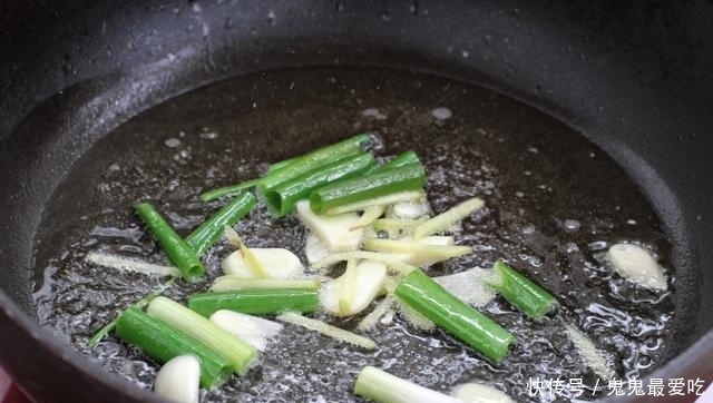  清香|吃百菜不如吃白菜，加大虾一起炒，清香中透着鲜美，营养高味道好