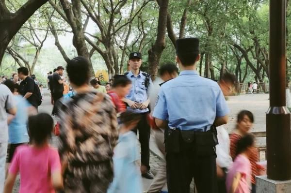 高温|连续四天高温橙色预警后，气象部门召开了发布会