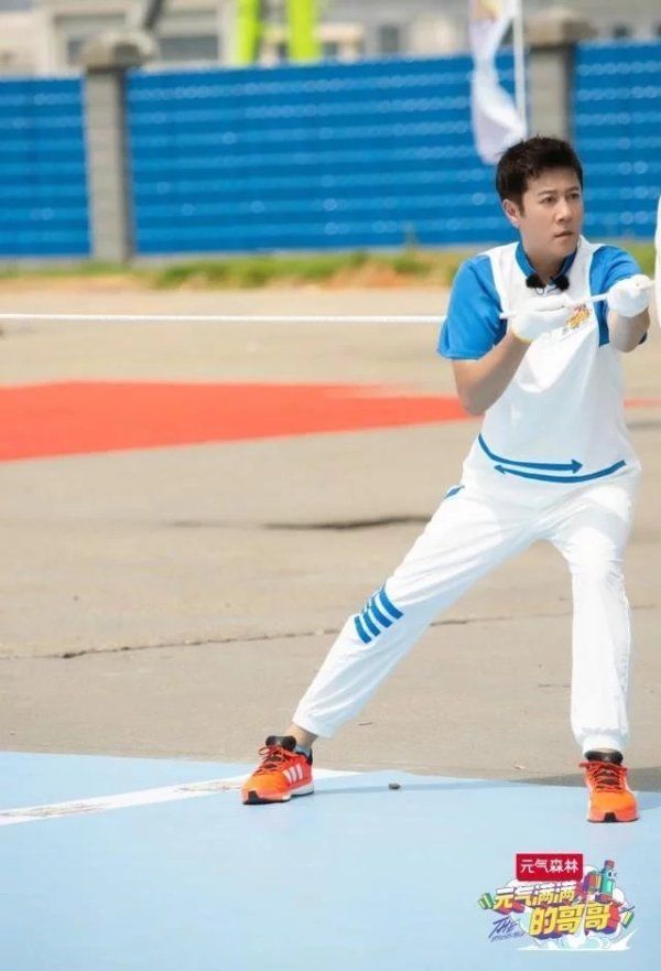  重返|让杨洋重返真人秀的《元气满满的哥哥》，这期去冰雪世界捉迷藏了