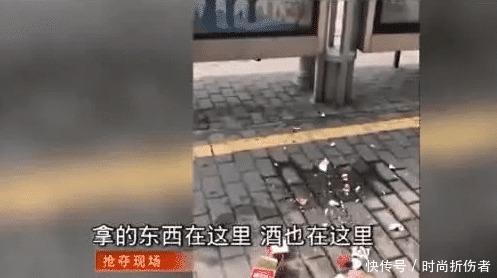 出门|女子花8万元买一瓶茅台,出门商家就来抢夺我卖成真酒了!