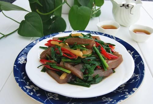  魔芋豆腐炒韭菜|这才是“刮油高手”，和韭菜一起炒，清香可口，补钙质，小肚子不鼓了