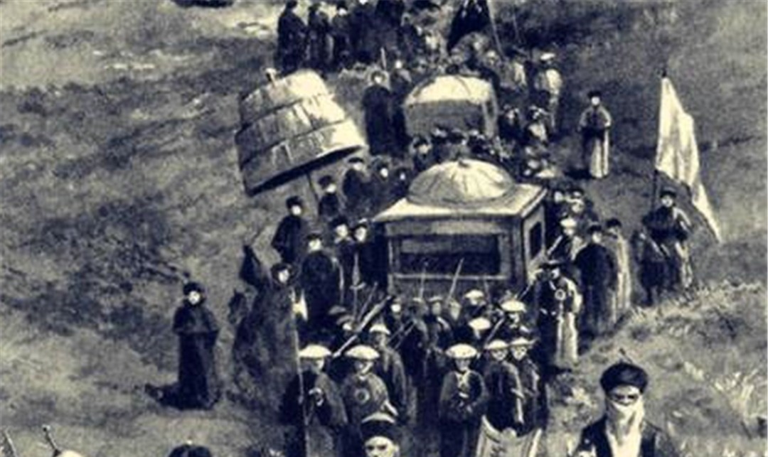 八国联军|慈禧当年和光绪皇帝西逃的时候，他们大概带了多少人？