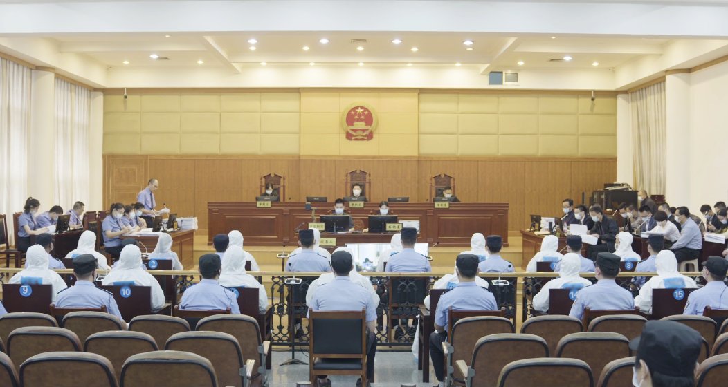 案一审|扫黑除恶 | 最高徒刑21年!童某某等16人涉黑案一审宣判