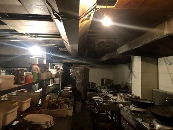  法院|厨师热油烧了餐馆 保险公司为啥不赔？法院提醒：签合同要看清条款