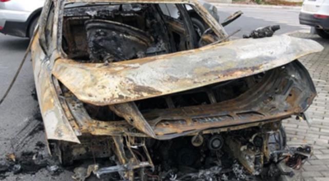  火烧|宝马320i行驶中着火烧成空壳，又是漏油惹的祸！