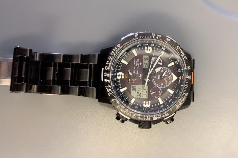 帅气|无法抵挡的帅气！西铁城潮酷光动能表