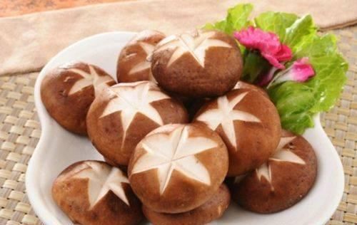  忠告|忠告：吃香菇别再吃它，容易生病，有很多人不清楚！