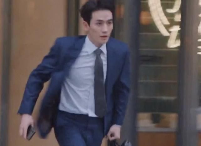 看起来|当流量男明星也太容易了?《亲爱的自己》朱一龙赘肉多有点“肥”