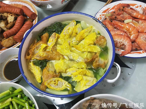 回家|农村婆婆来看我,下班回家见她准备一桌菜,上桌后我连吃两碗饭